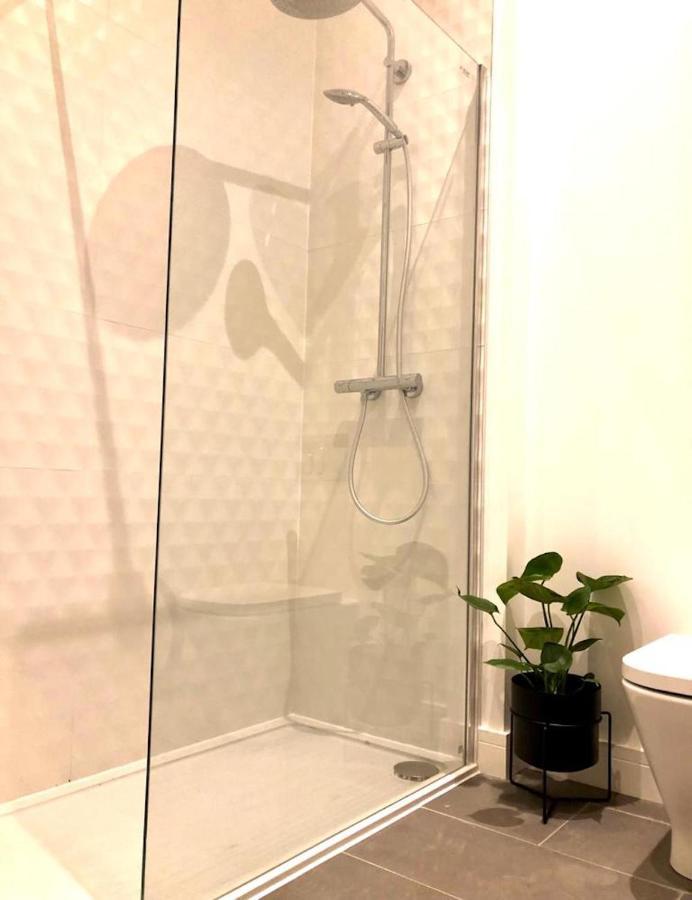 ארברות' See Our Amazing Score At The Kepties - 5 X Luxurious Serviced Apartments - With Gardens - Fully Equipped - Free Parking - By Orion Short Stays - See Our Other Individual Listings --- This Is For Brand Awareness Only --- מראה חיצוני תמונה